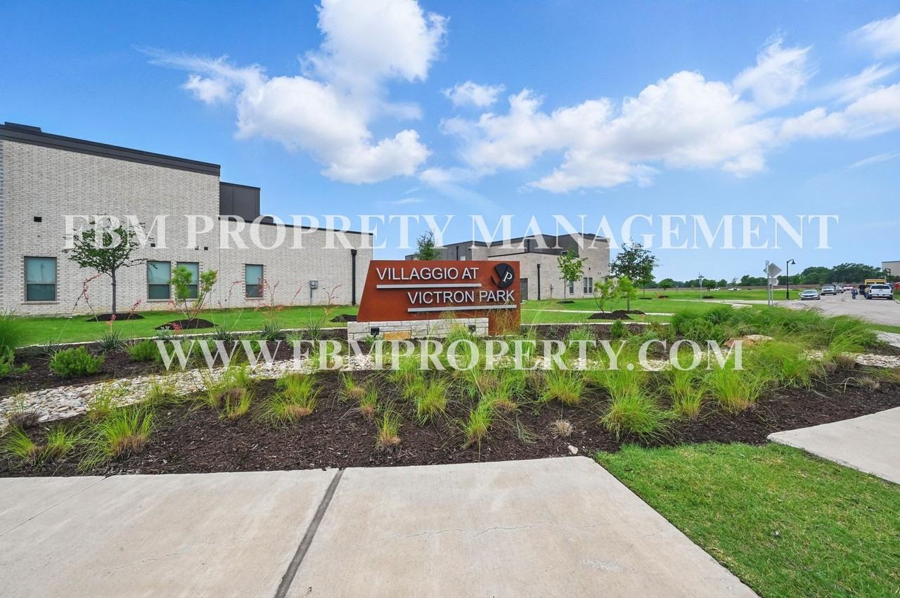 2124 Layla Dr - Photo 2 of 24