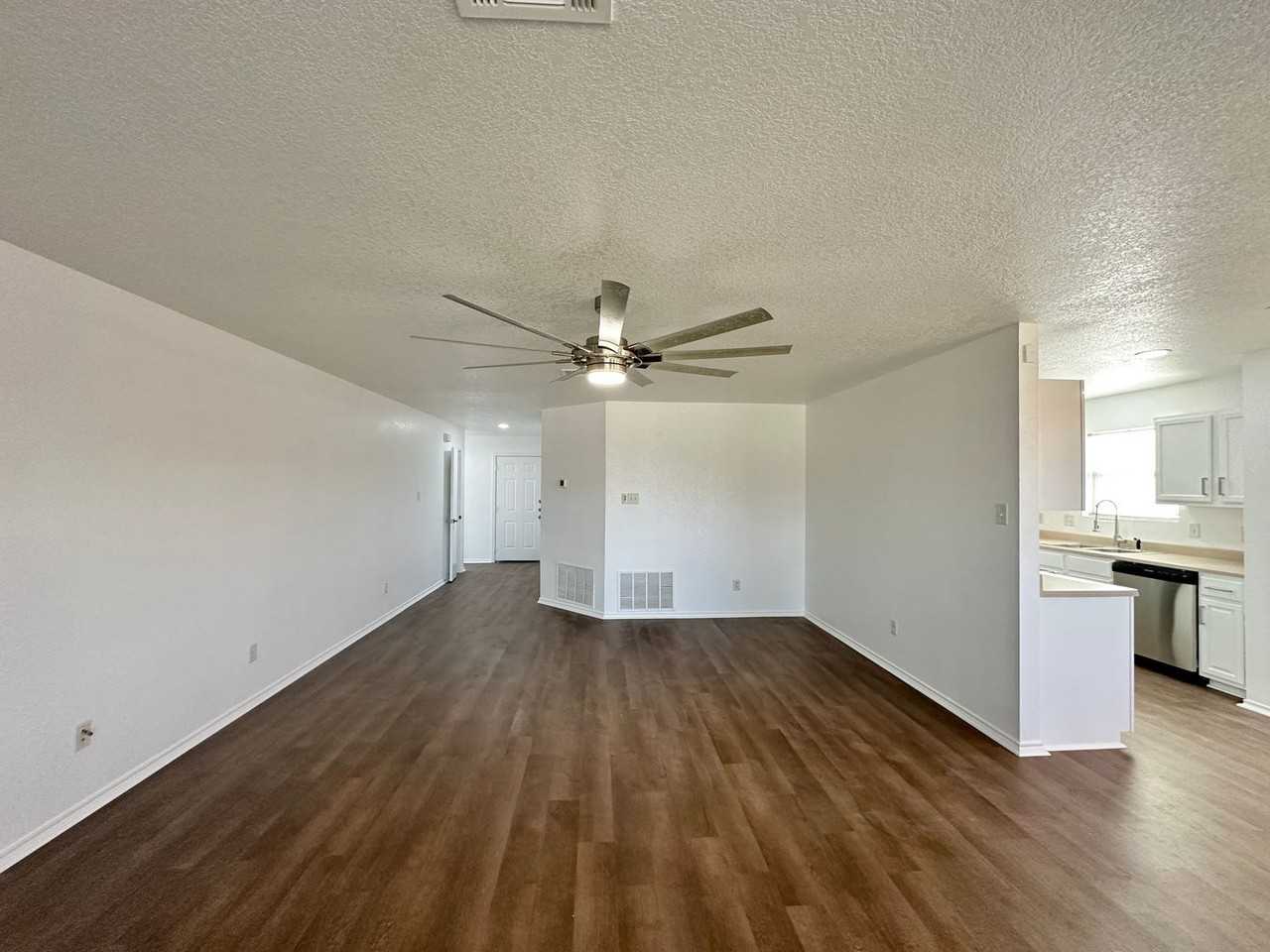 3102 Viewcrest Dr - Photo 7 of 30