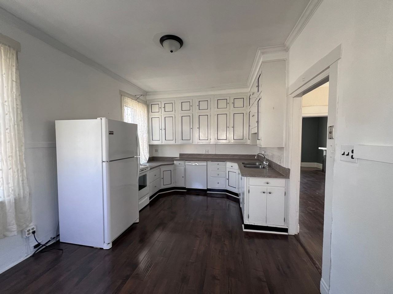 2537 Maine St - Photo 7 of 24