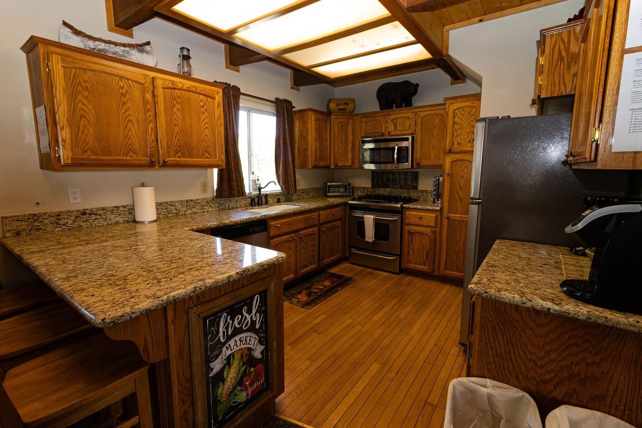 890 Villa Grove Ave - Photo 4 of 29