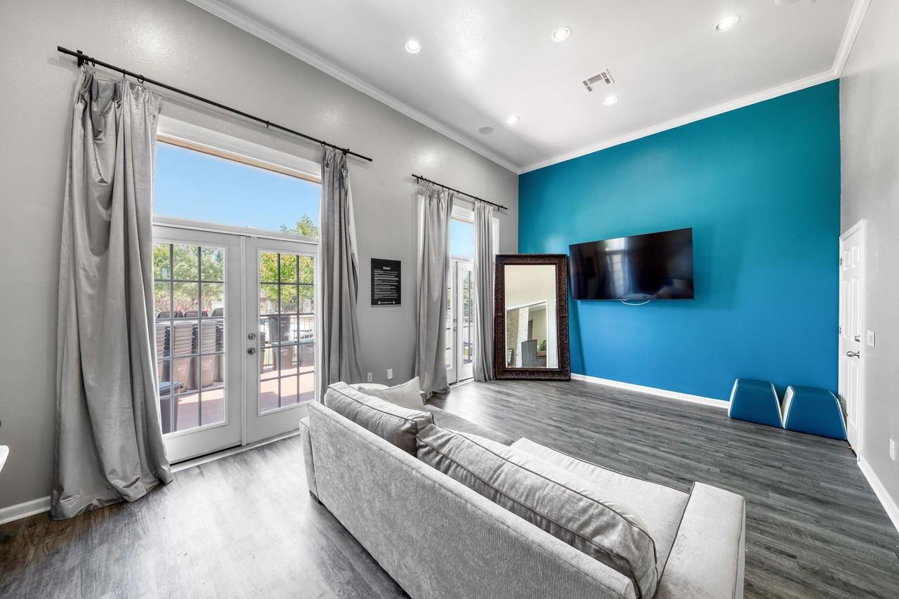 City Heights on 2nd - Photo 6 of 30