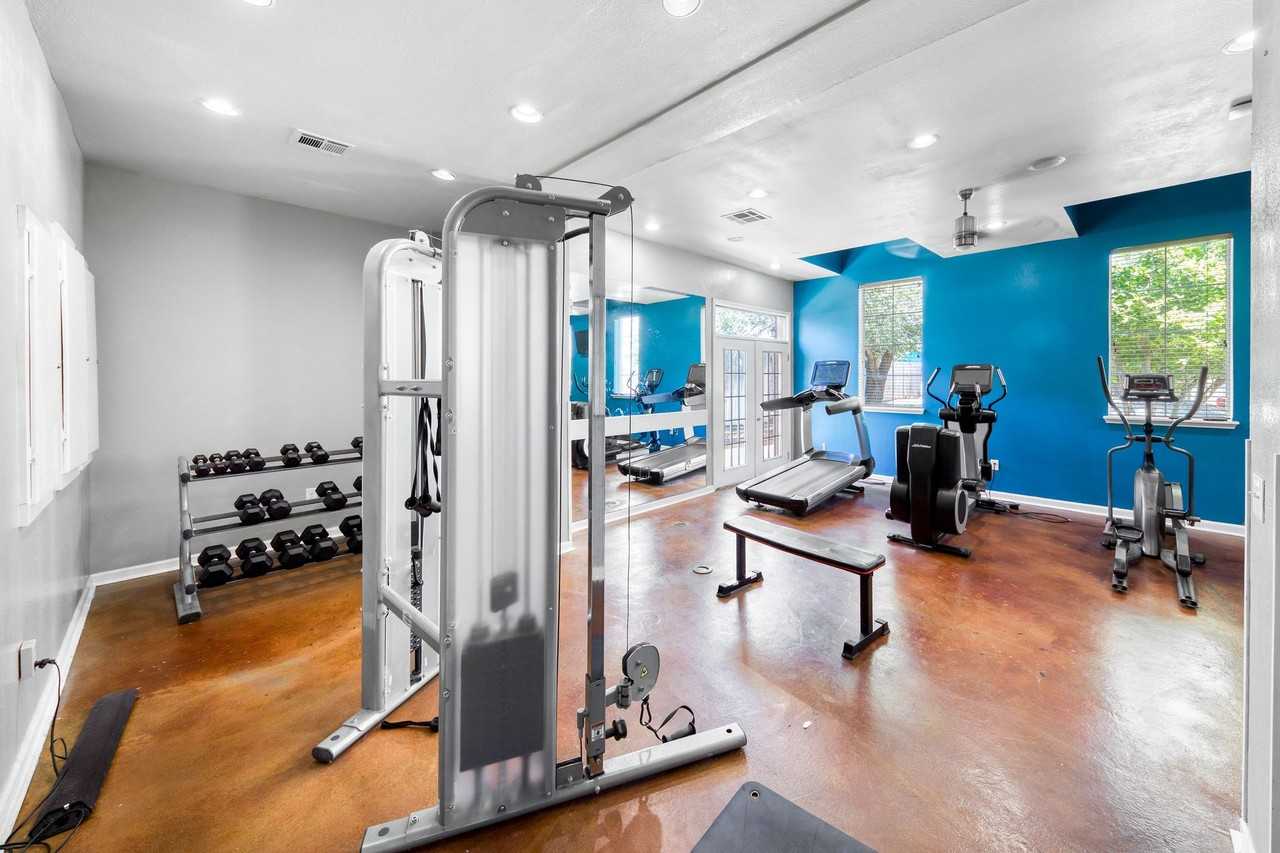 City Heights on 2nd - Photo 7 of 30