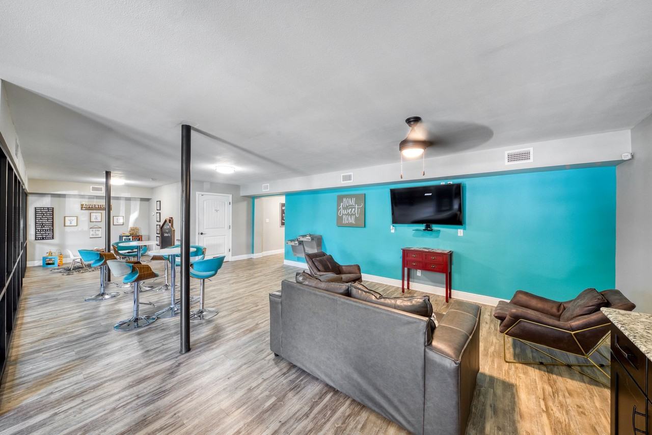 Northwoods - Photo 4 of 40