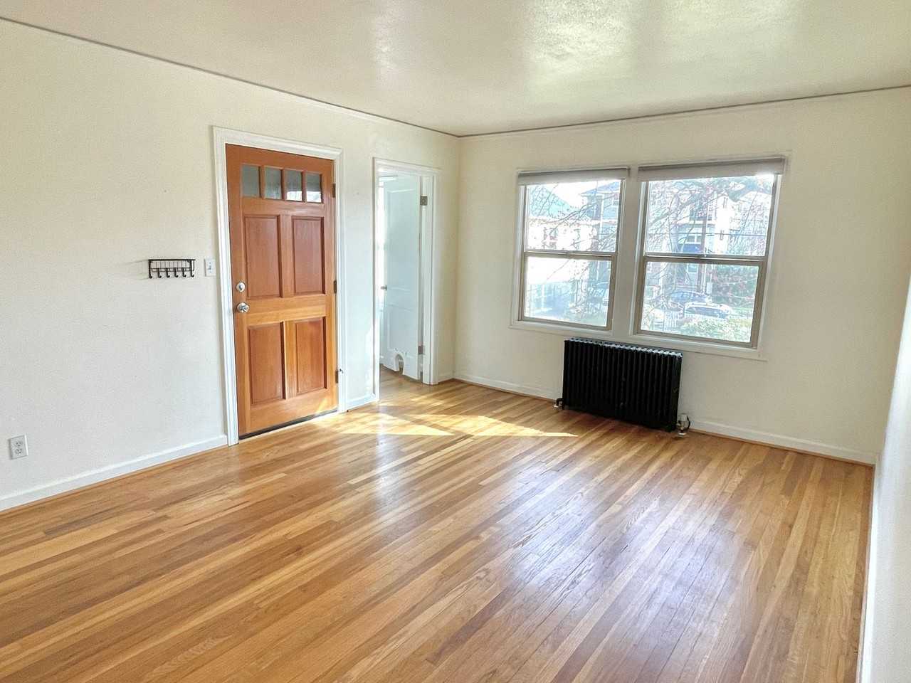 1411 N Alberta St #12 - Photo 2 of 15