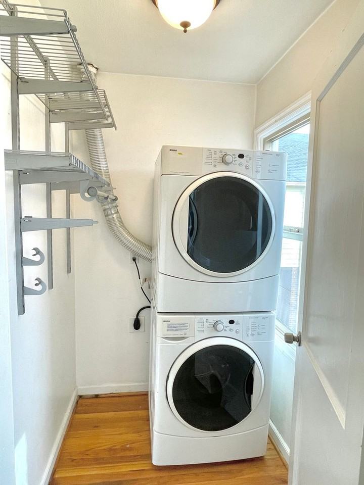 1411 N Alberta St #12 - Photo 4 of 15