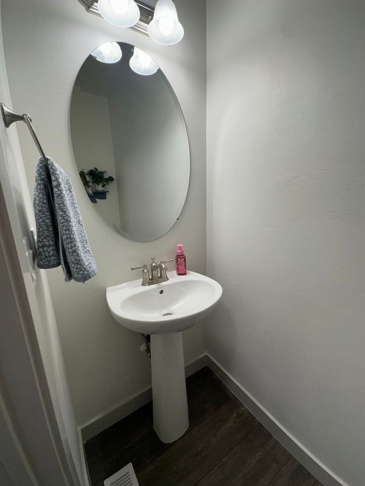 22 W Orchard Ln - Photo 5 of 50