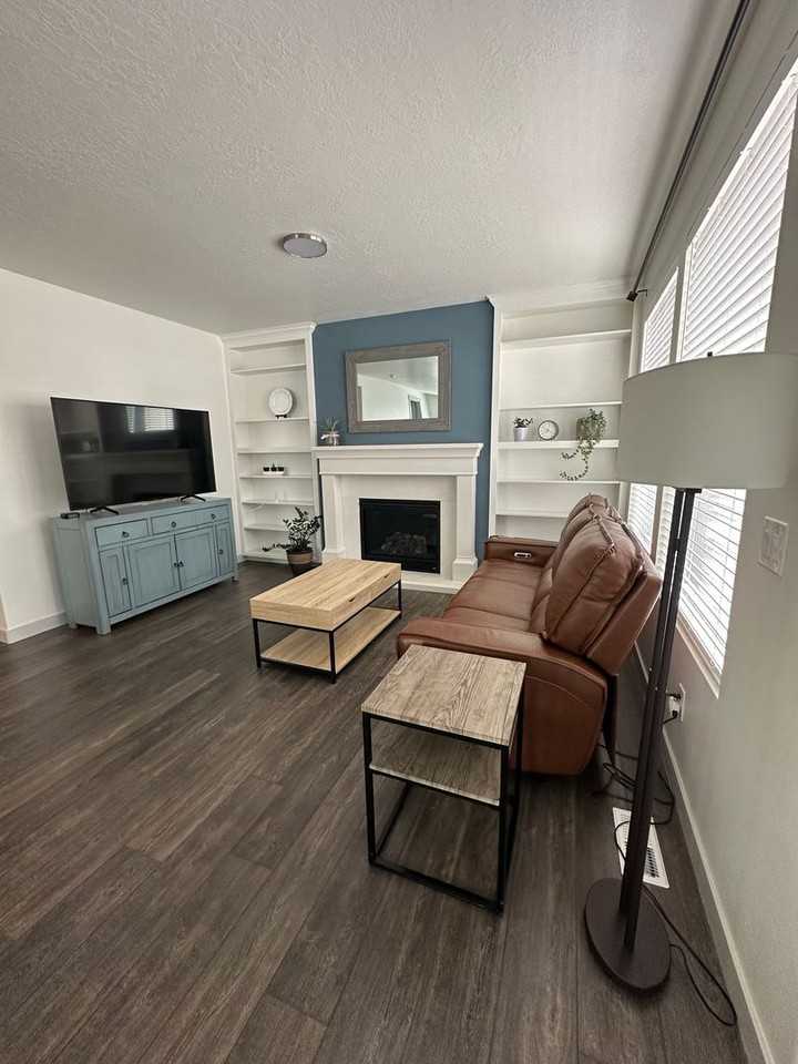 22 W Orchard Ln - Photo 7 of 50