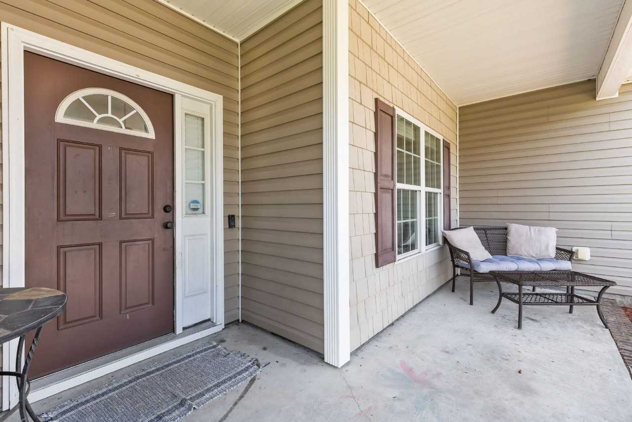 311 Holly Grove Ct W - Photo 3 of 33