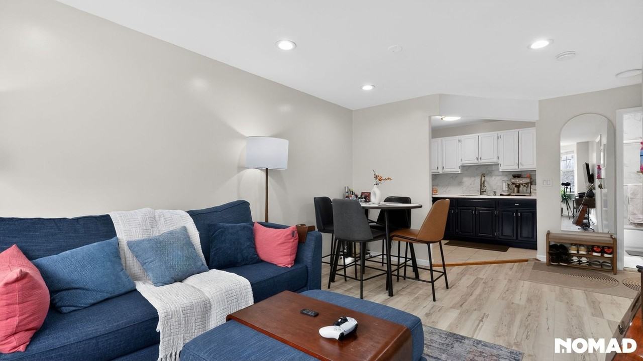 1615 Saint Marks Ave - Photo 3 of 16