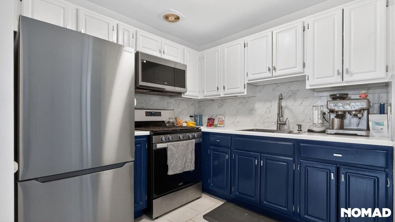 1615 Saint Marks Ave - Photo 5 of 16