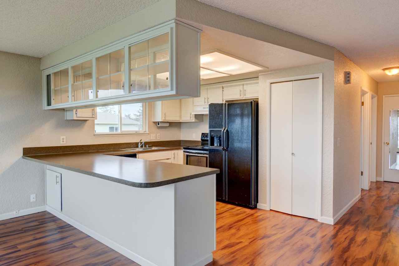 734 El Cine St - Photo 4 of 25