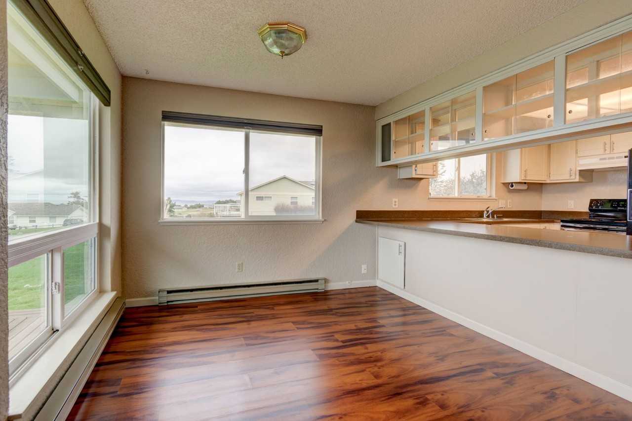 734 El Cine St - Photo 5 of 25