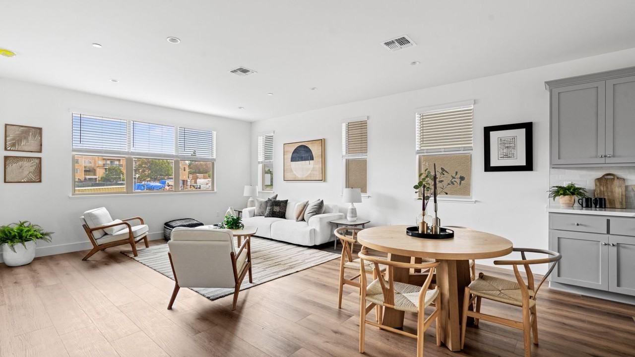 2802 Chattleton Ln - Photo 4 of 25