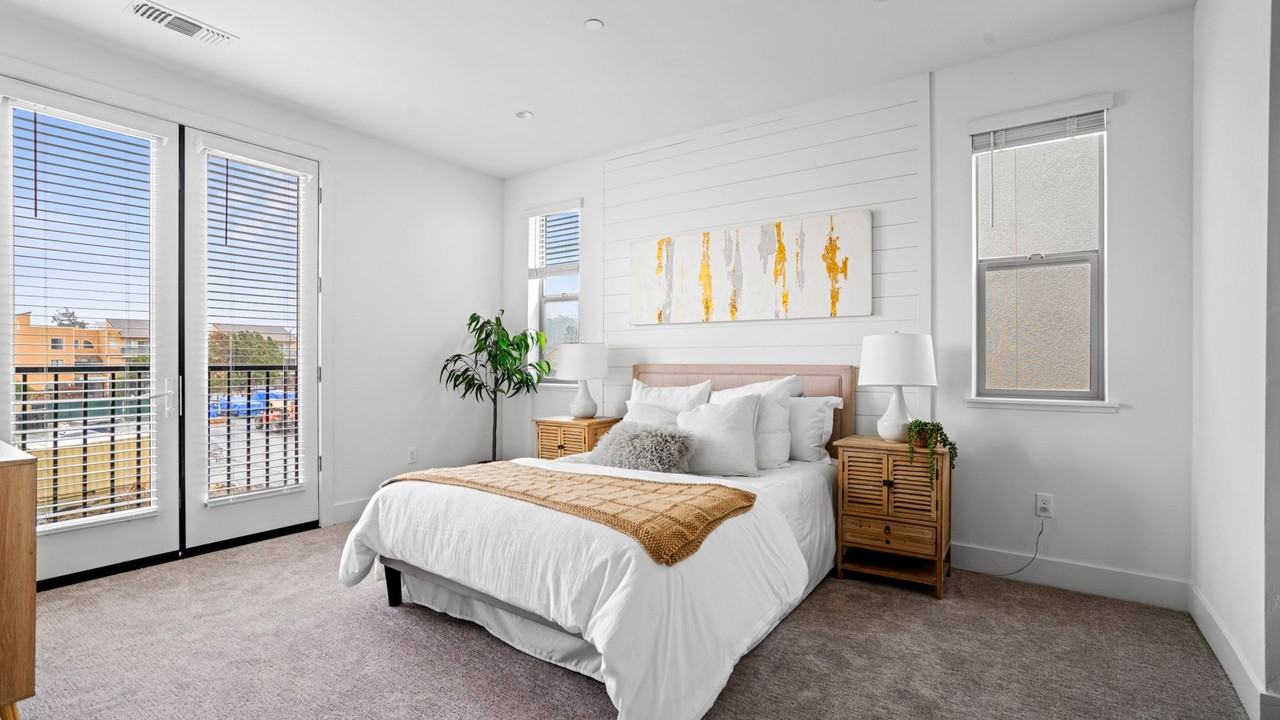 2802 Chattleton Ln - Photo 7 of 25