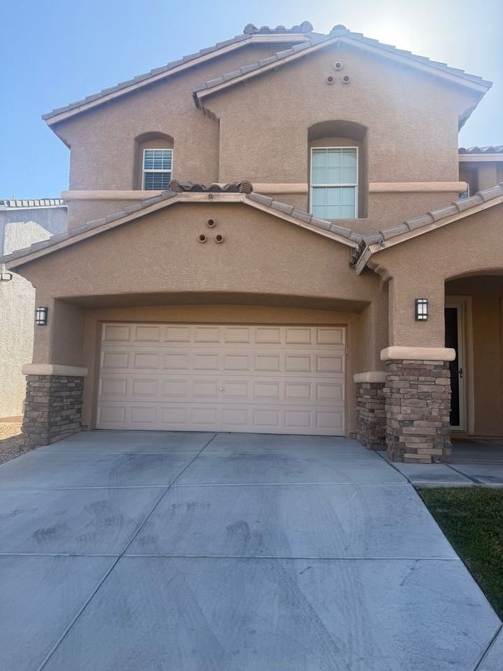 10849 Wallflower Ave - Photo 3 of 20