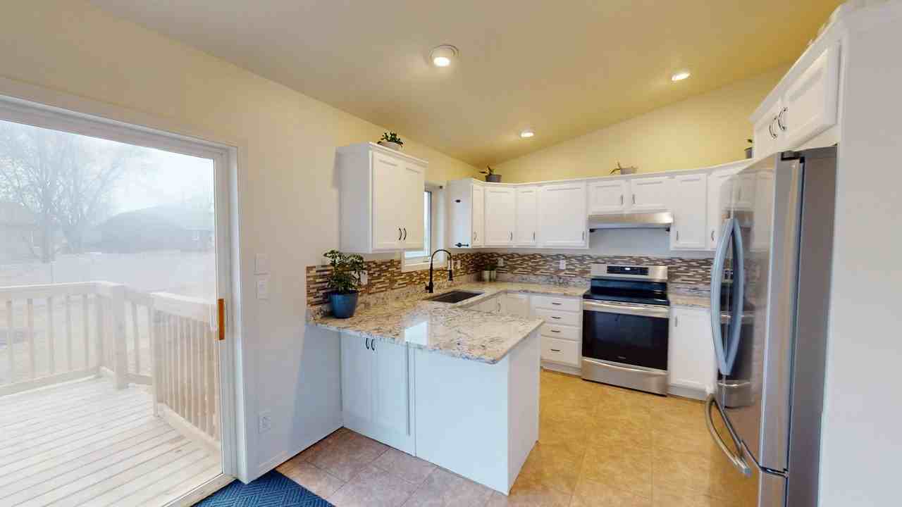 7217 W Strabane St - Photo 2 of 22