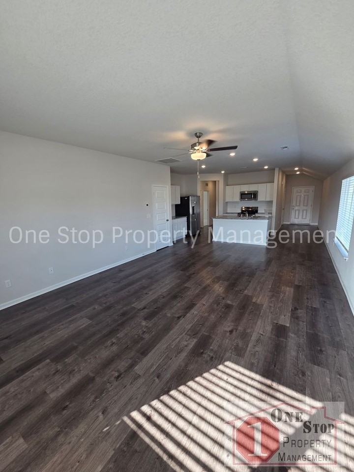 7900 Se 5th St - Photo 3 of 18