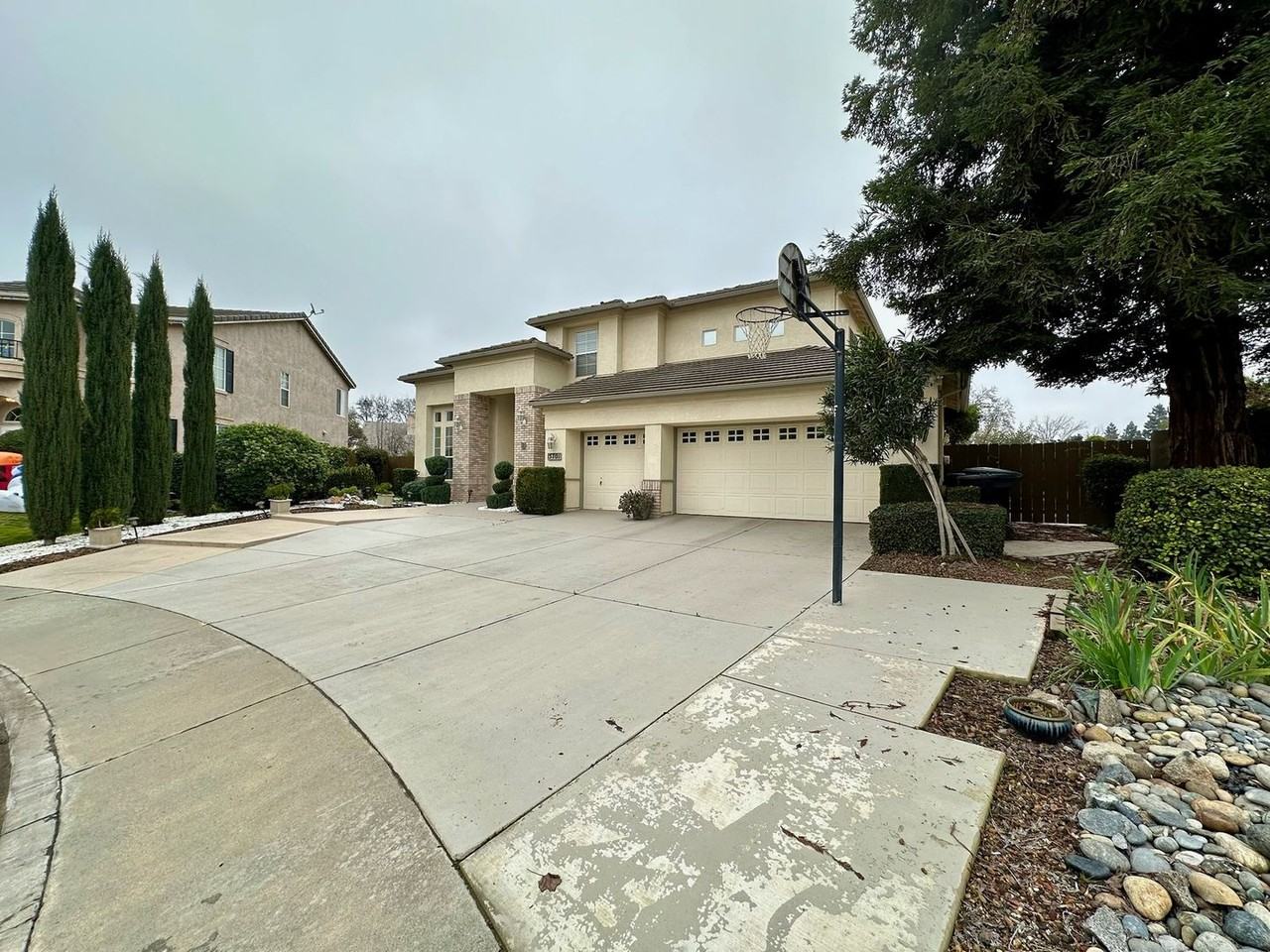 5701 W Country Ave - Photo 3 of 50