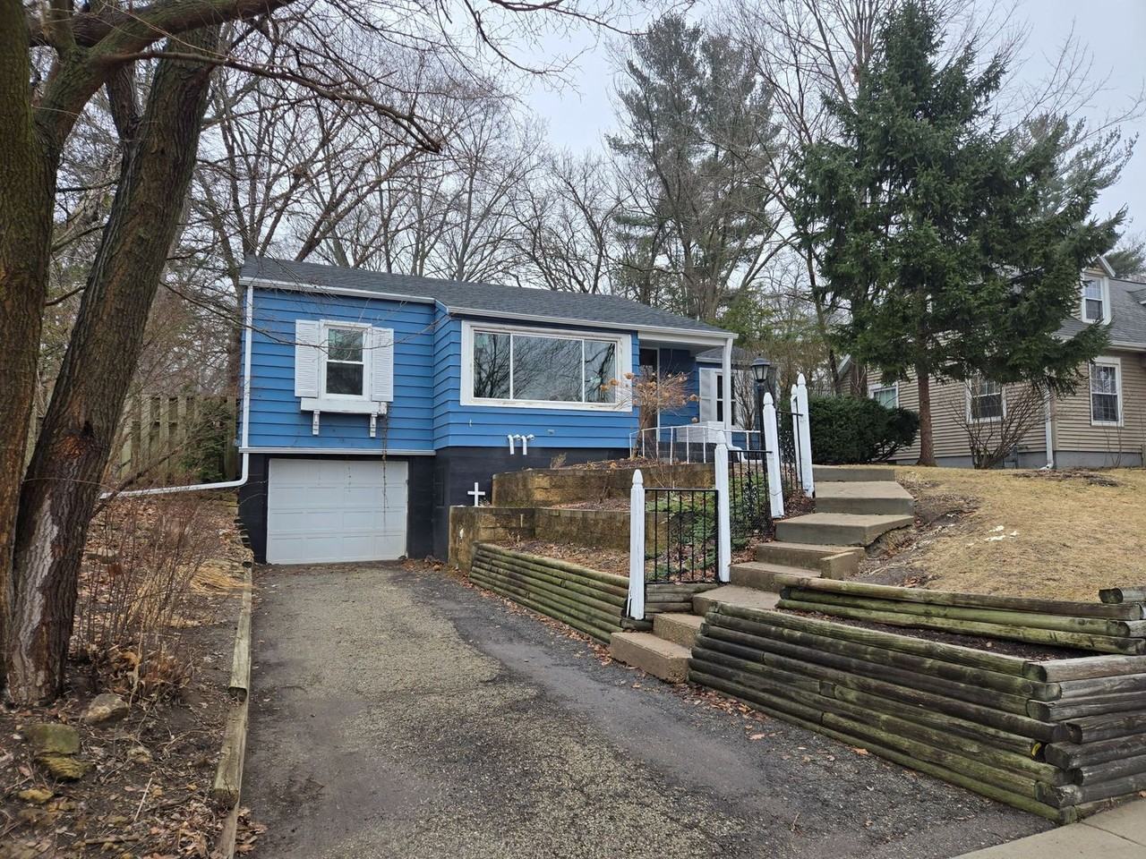 209 S Midvale Blvd - Photo 2 of 18