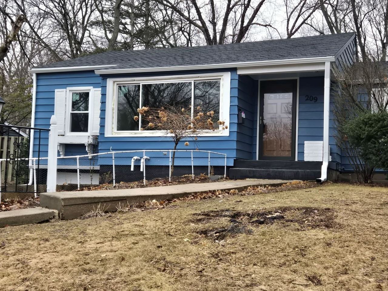 209 S Midvale Blvd - Photo 3 of 18