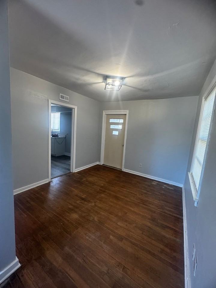 3544 Southmont Dr - Photo 2 of 12