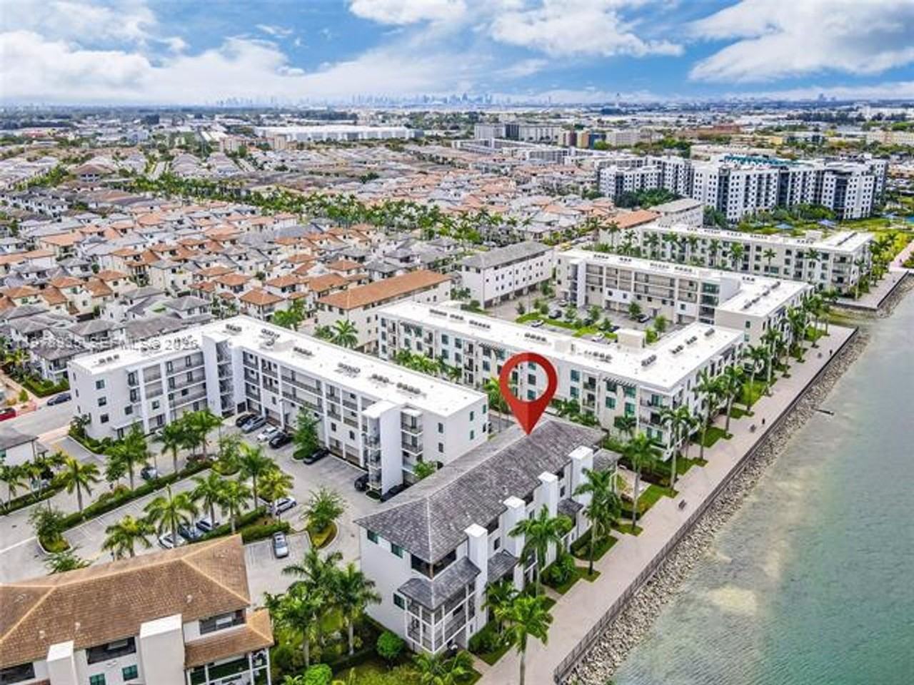 4703 4703 NW 84th Ct th 4703 - Photo 3 of 50