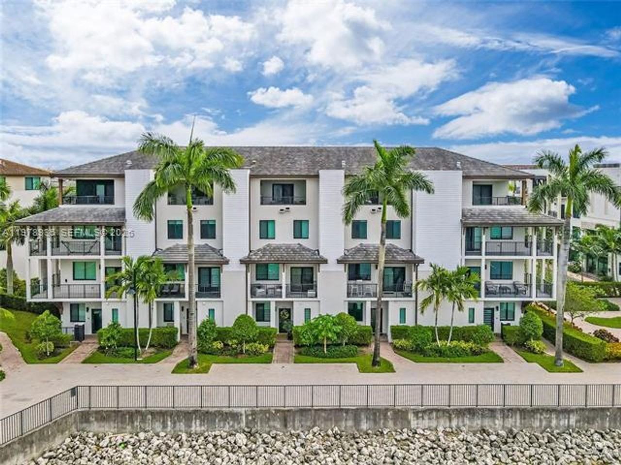 4703 4703 NW 84th Ct th 4703 - Photo 5 of 50