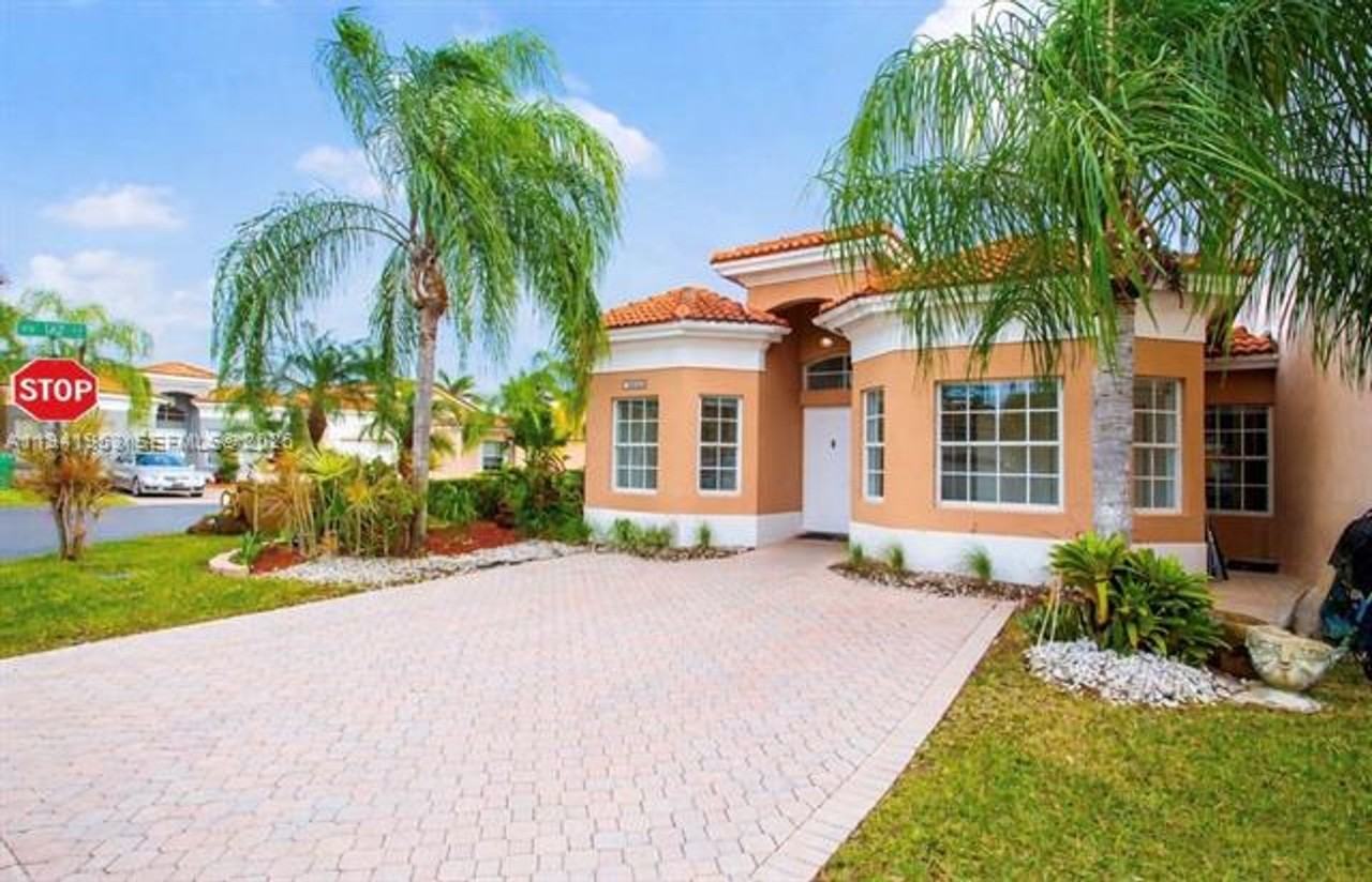 16222 16222 SW 102nd Ter th 0 - Photo 2 of 33