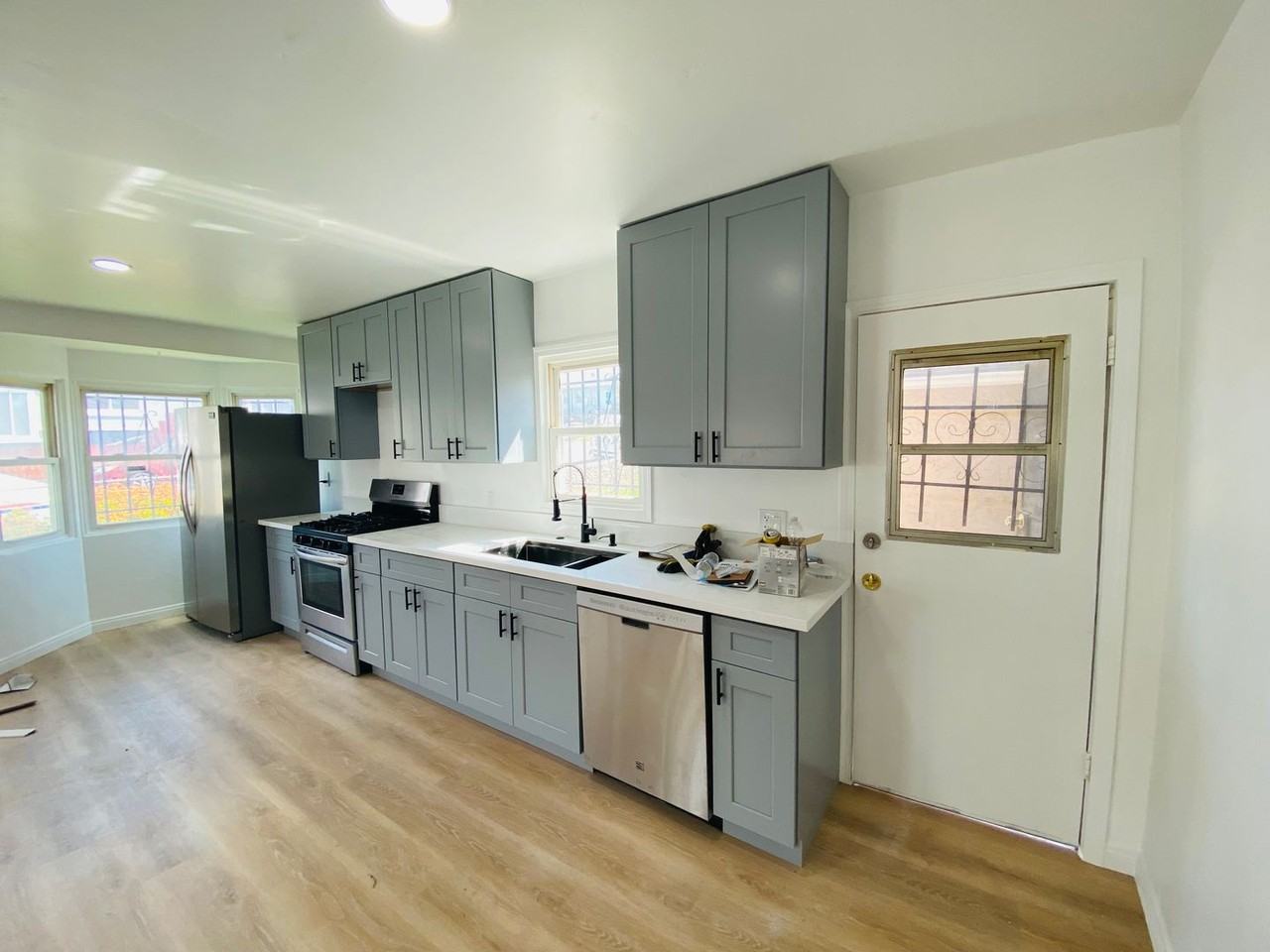 4547 Imperial Ave - Photo 4 of 12