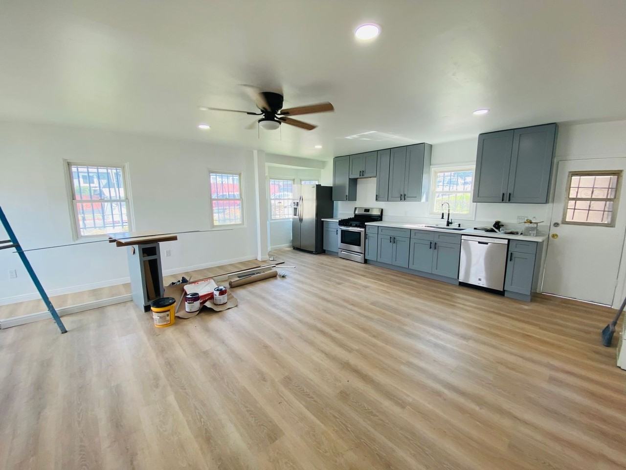 4547 Imperial Ave - Photo 5 of 12