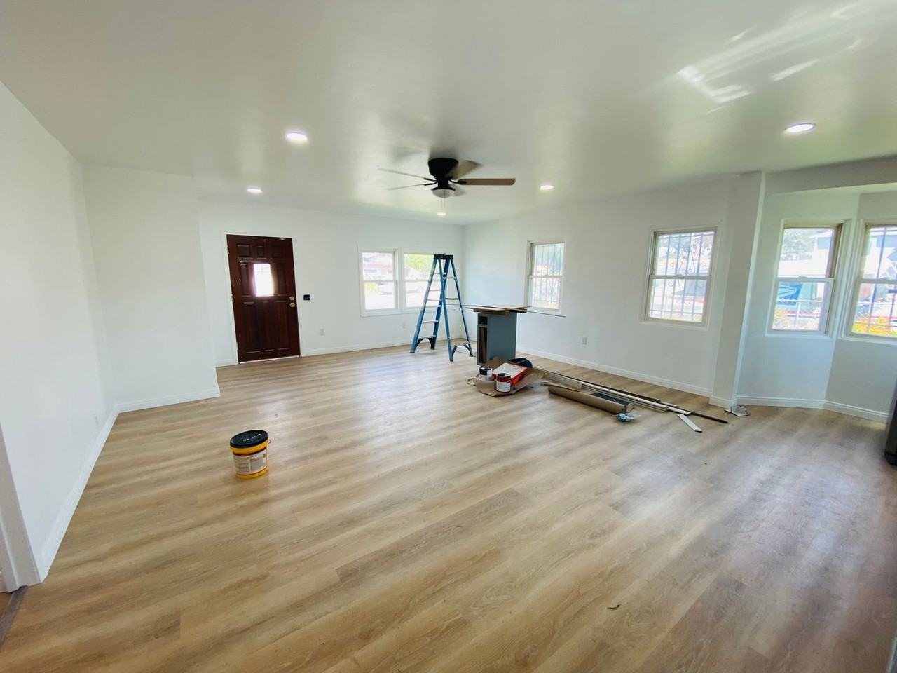 4547 Imperial Ave - Photo 6 of 12