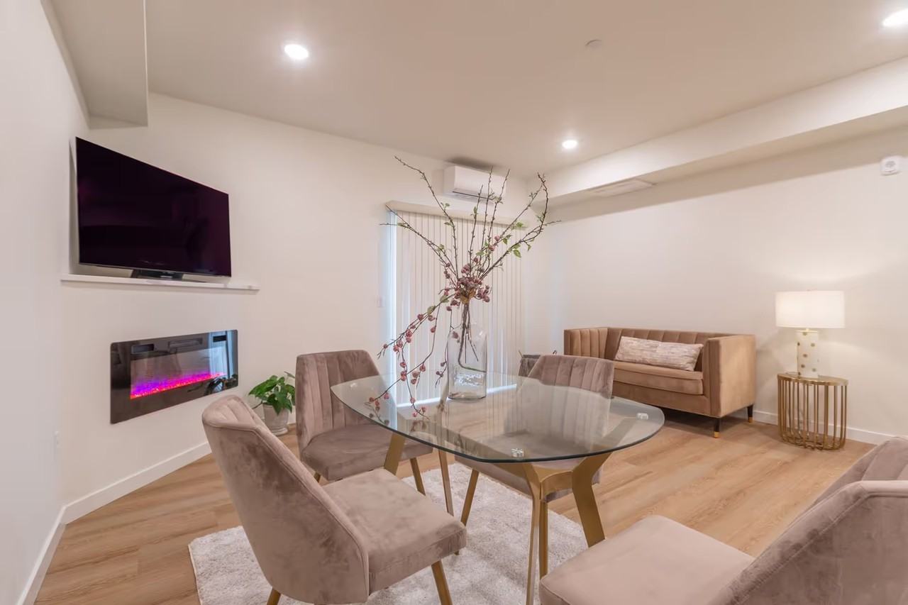 Urban 33 - Photo 2 of 50