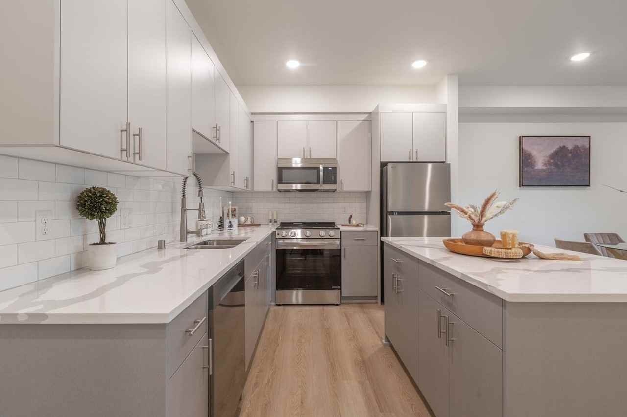 Urban 33 - Photo 6 of 50