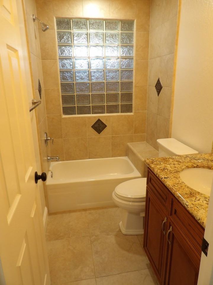 1327 Essex Way - Photo 6 of 9