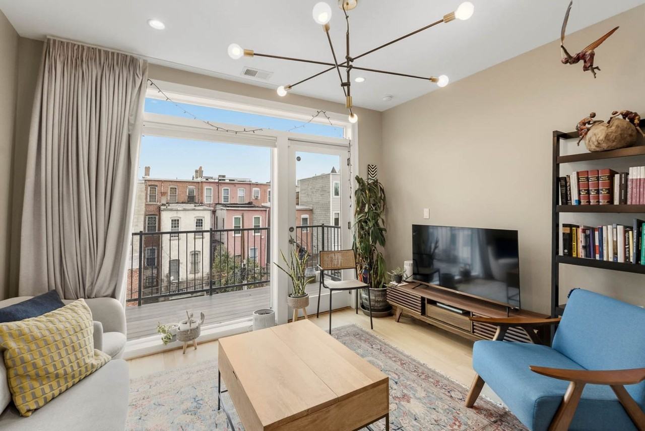 1110 5th St Nw #4 - Photo 2 of 24