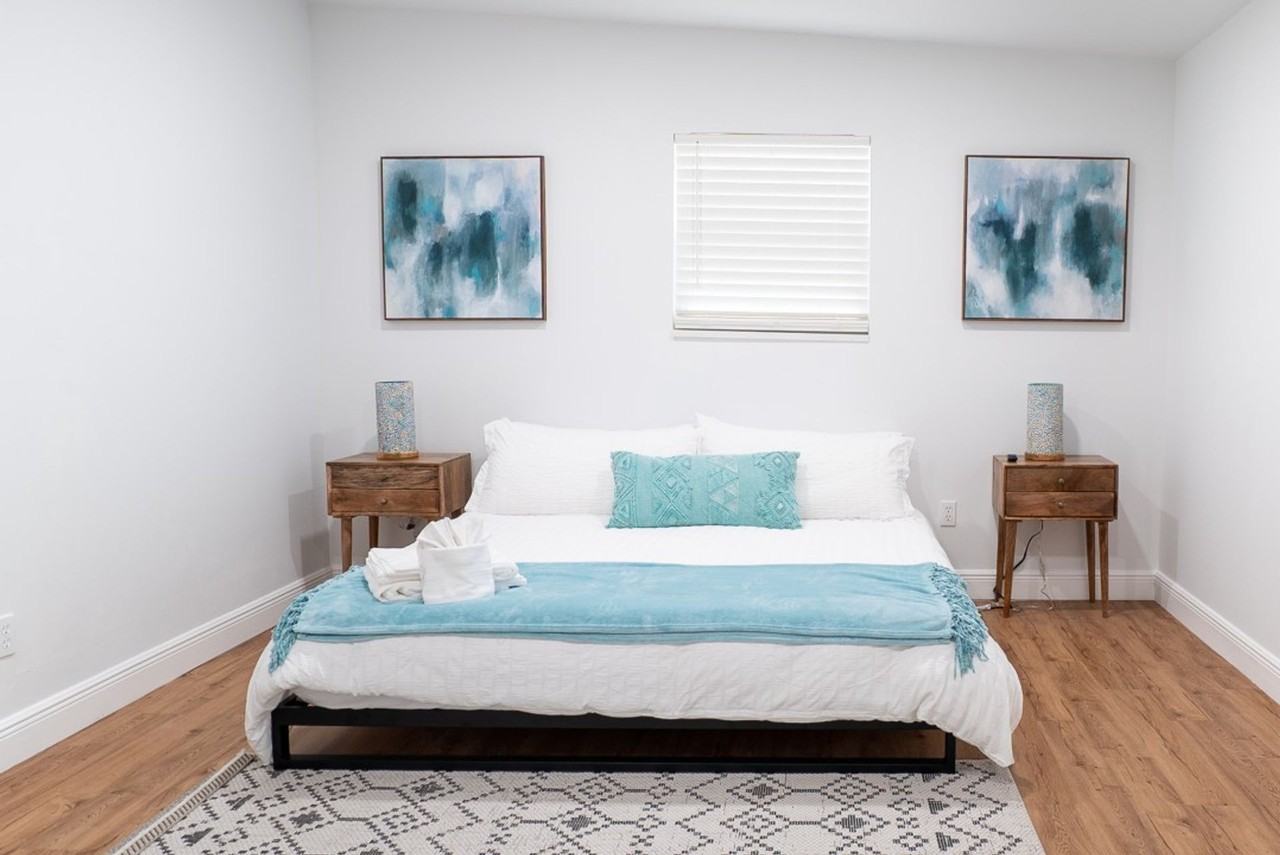 Beautiful Spacious Stylish near Busch Gardens at Crenshaw - Photo 5 of 34