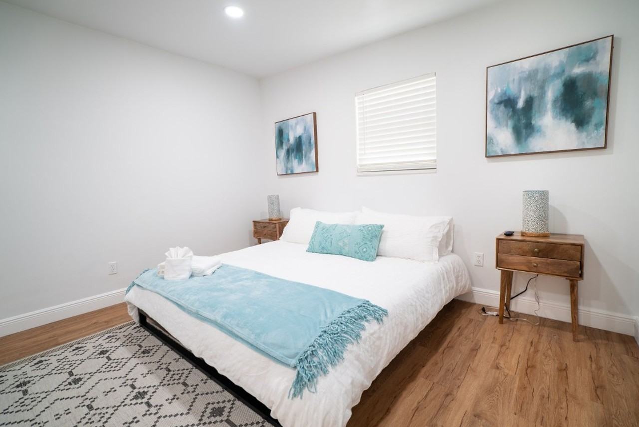 Beautiful Spacious Stylish near Busch Gardens at Crenshaw - Photo 6 of 34