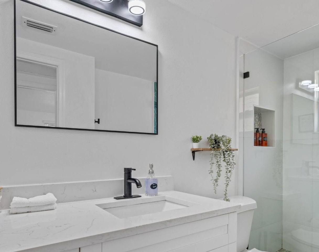 3106 Wallace Branch Rd - Photo 3 of 40