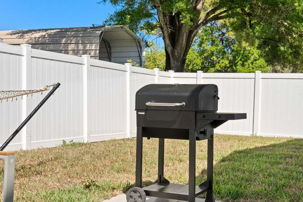 12312 Pittsfield Ave - Photo 2 of 39