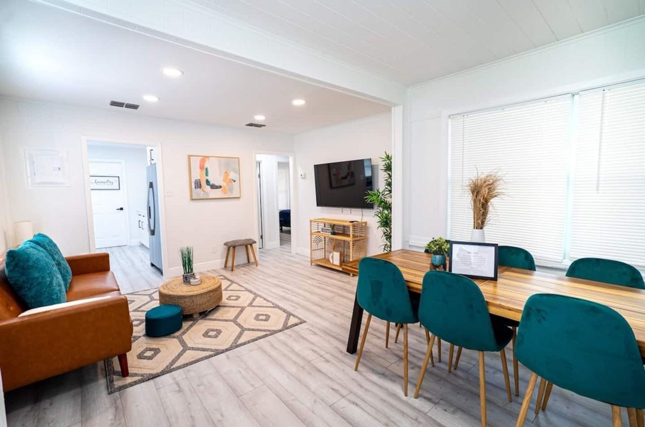 12713 Four Oaks Rd - Photo 2 of 20