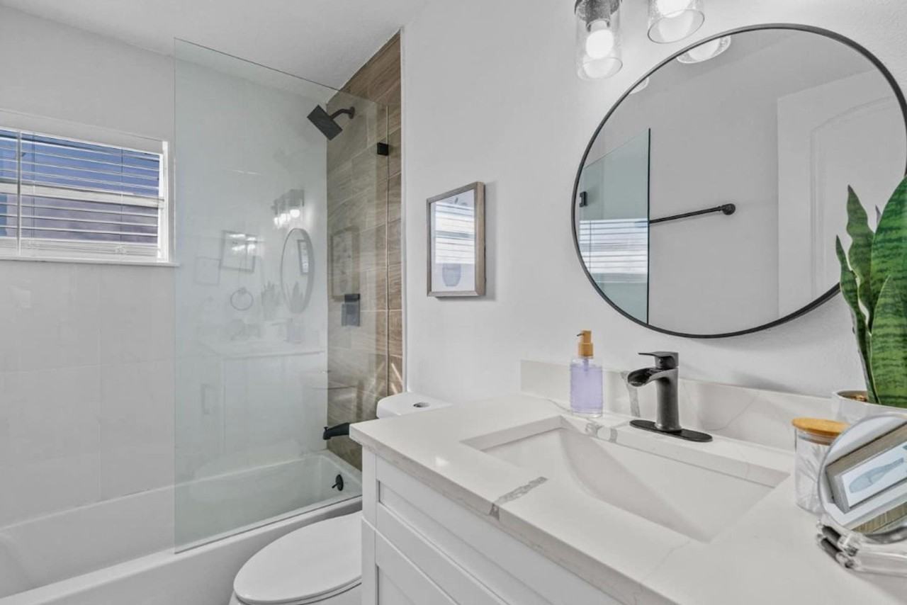 6239 S Manhattan Ave - Photo 6 of 31