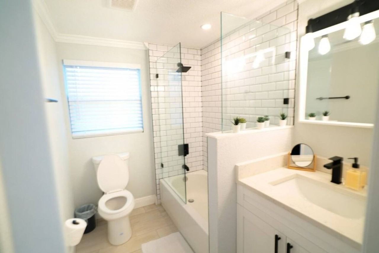 1813 E Humphrey St - Photo 5 of 26