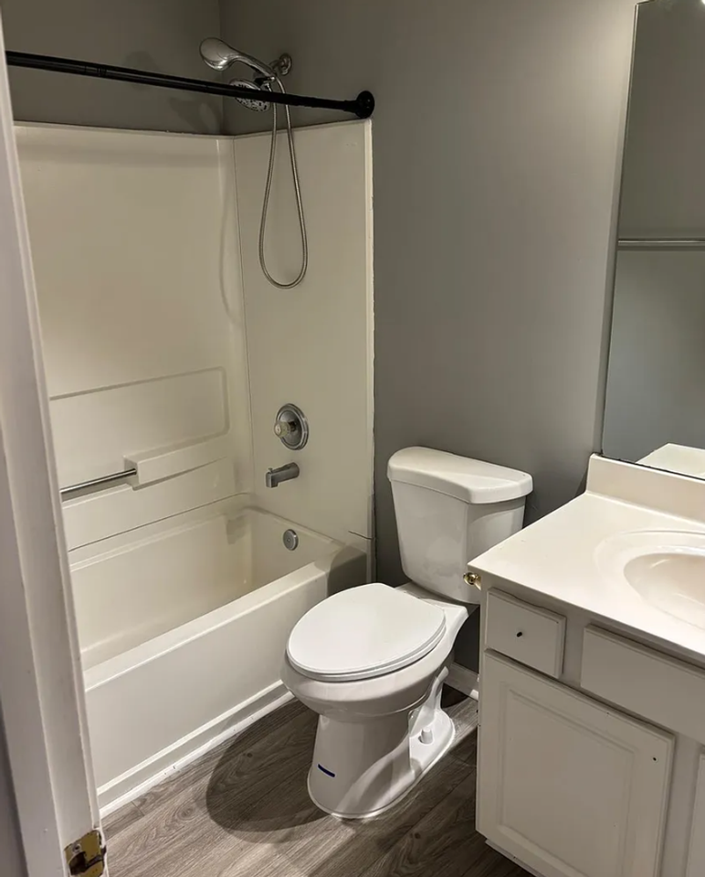 235 Circle Rd - Photo 2 of 21