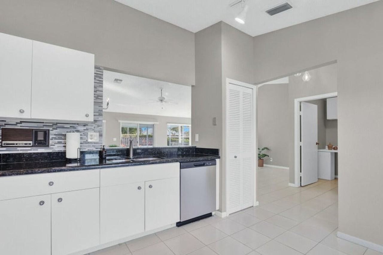 1544 Old Cypress Trl - Photo 3 of 17