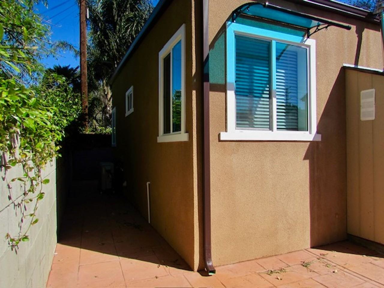 8911 Amigo Ave - Photo 3 of 10