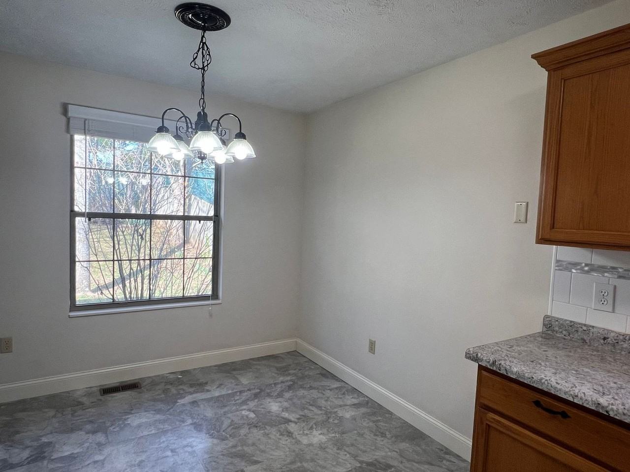 4345 S Roanoke Ave - Photo 4 of 15