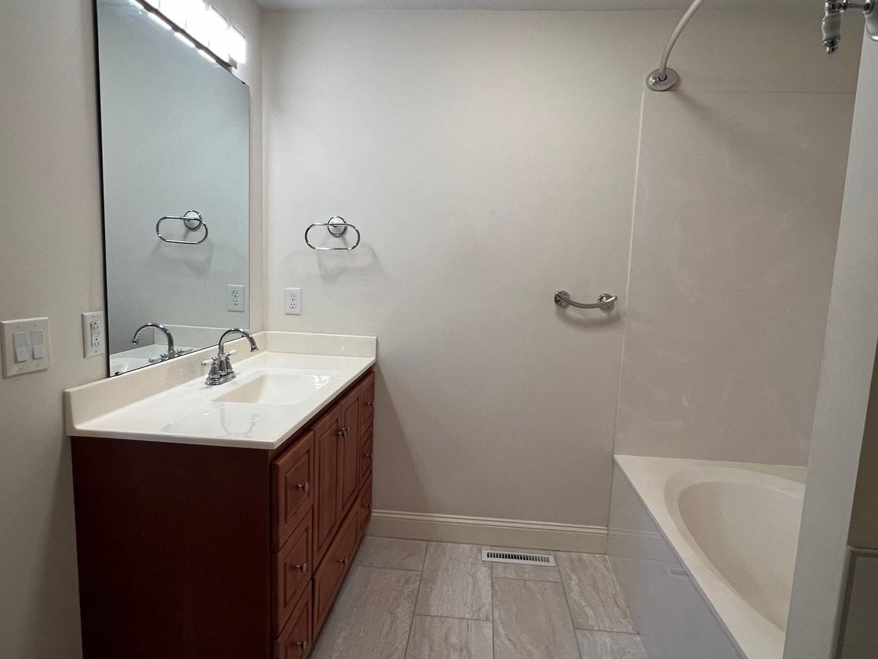 4345 S Roanoke Ave - Photo 7 of 15