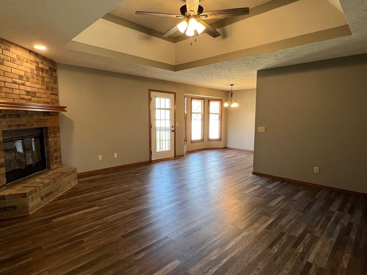 951 S Alex Ave - Photo 3 of 21