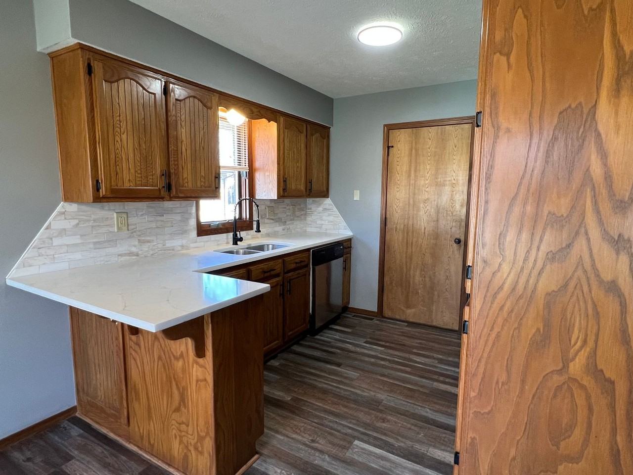 951 S Alex Ave - Photo 5 of 21