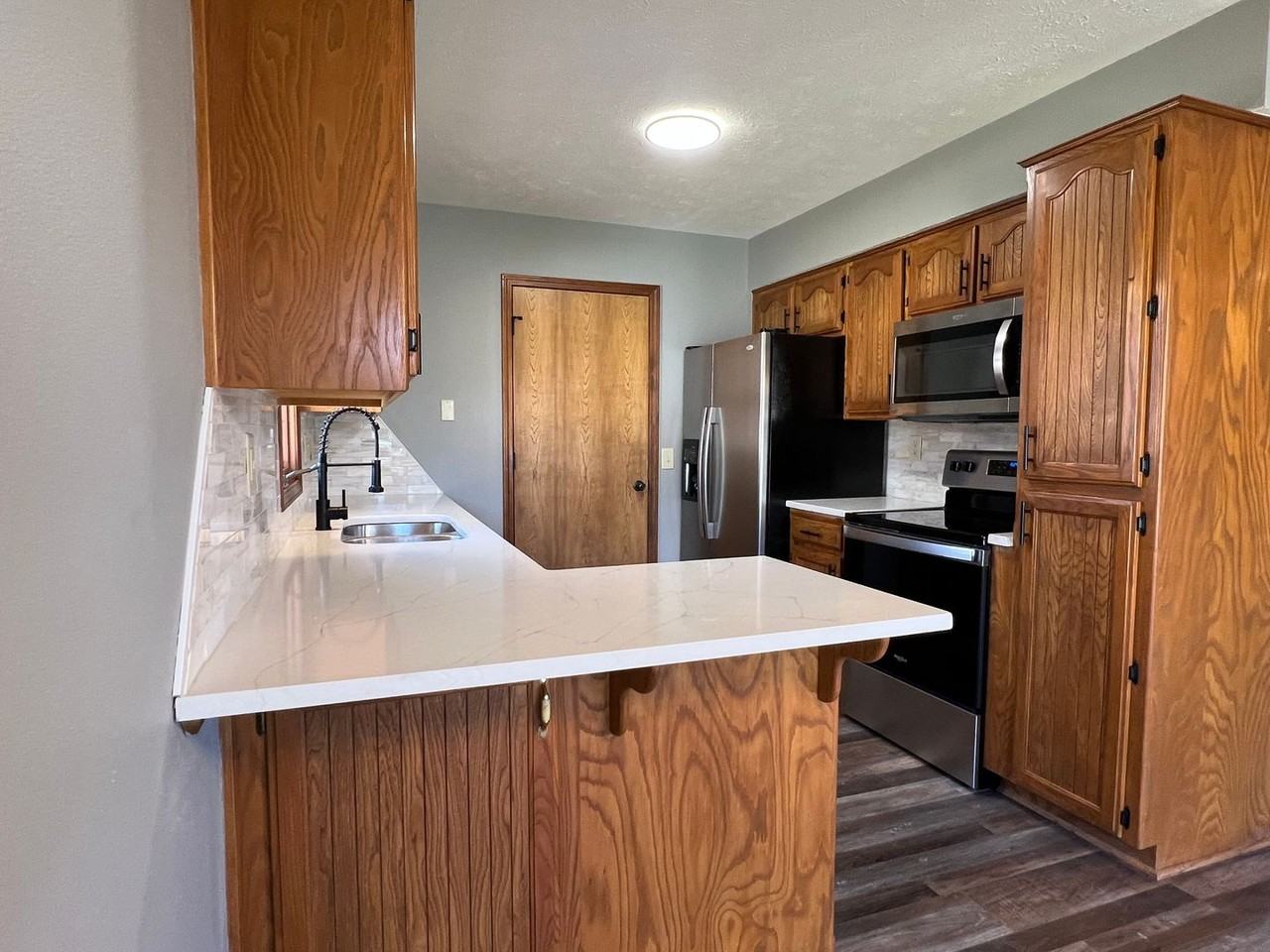 951 S Alex Ave - Photo 6 of 21